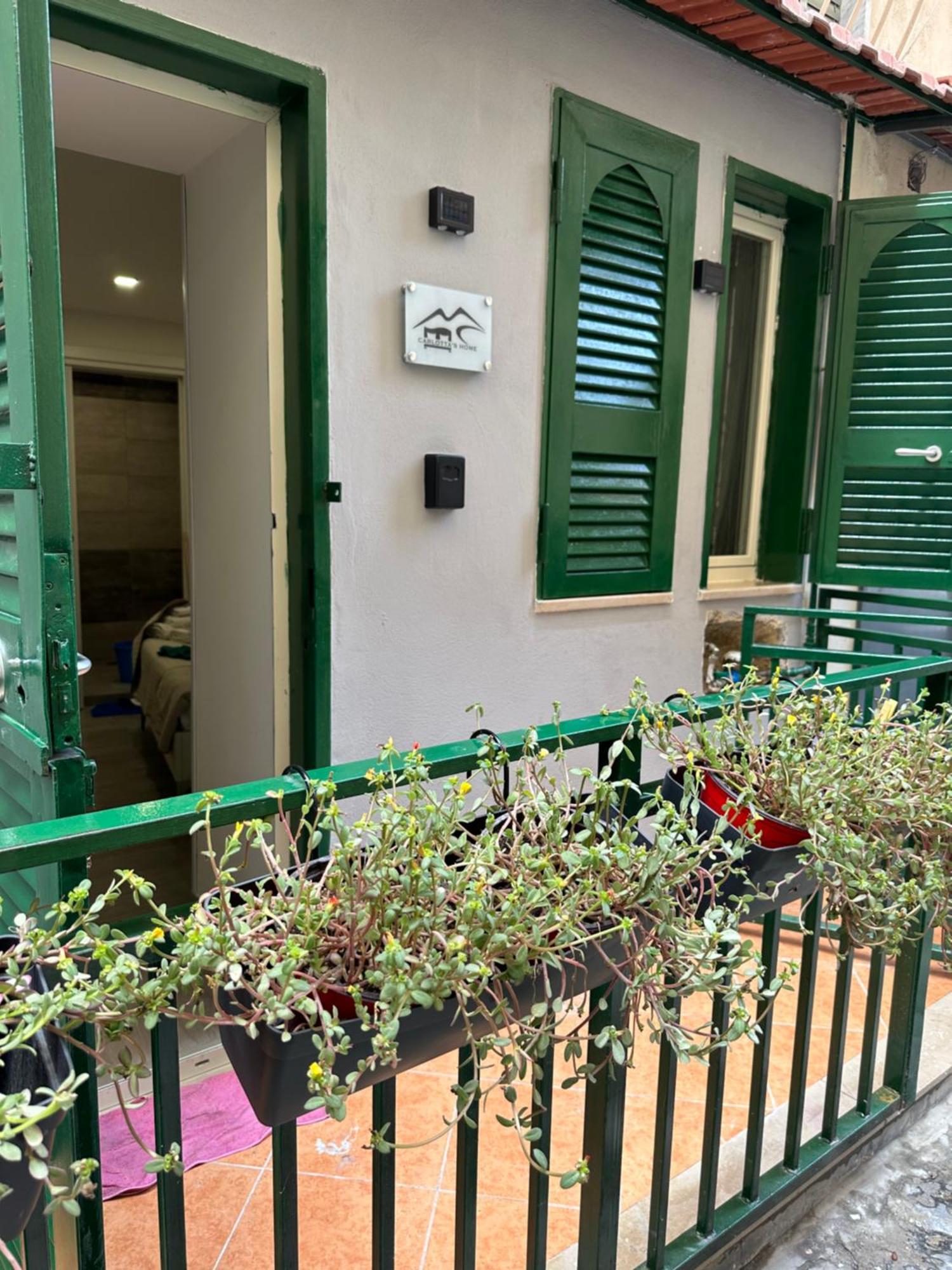 Carlotta'S Home 18 Nápoles Exterior foto